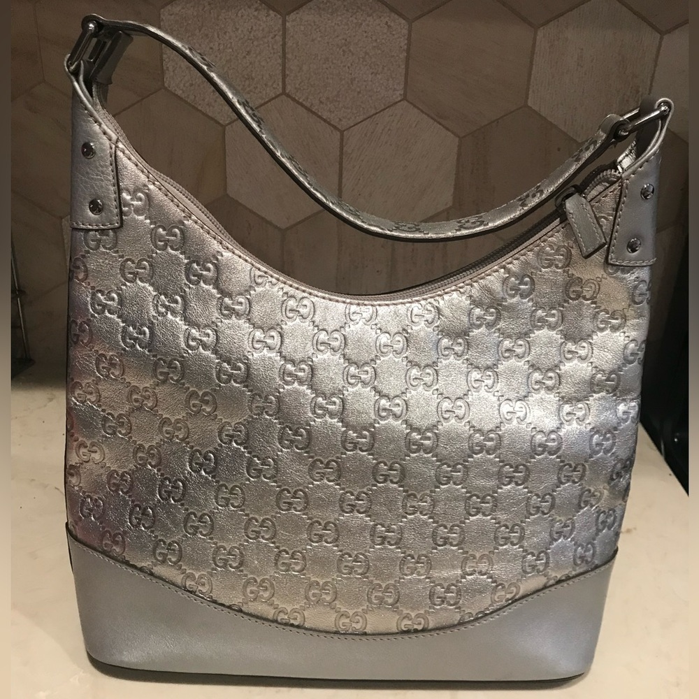 GUCCI Silver Guccissima Leather Hobo Bag Purse stunning 😍